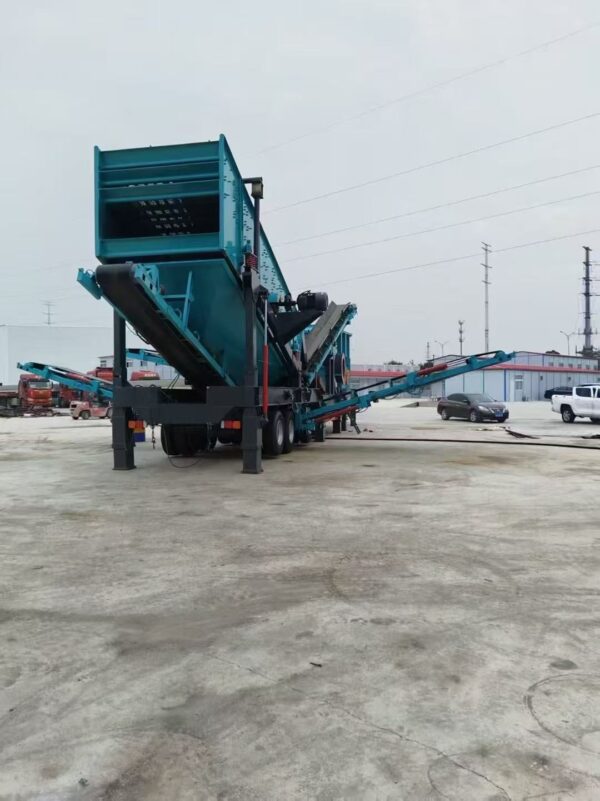 Heavy Duty Tire-type Mobile Crushing Plant - Image 3