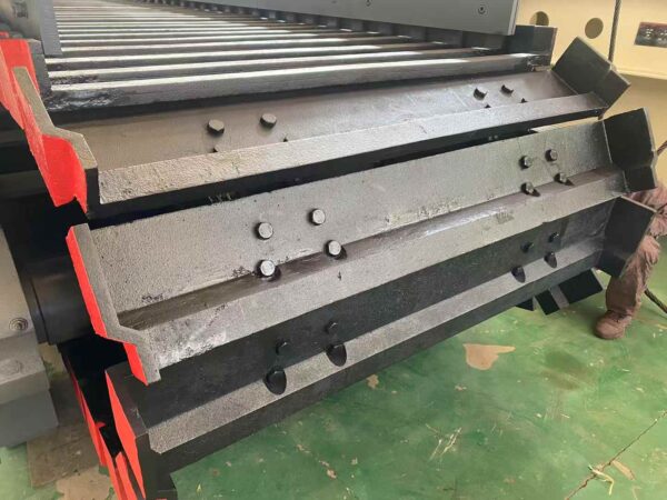 BW140-L Apron Feeder